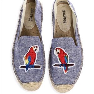 NEW Soludos Smoking Slippers with Parrots Size 8